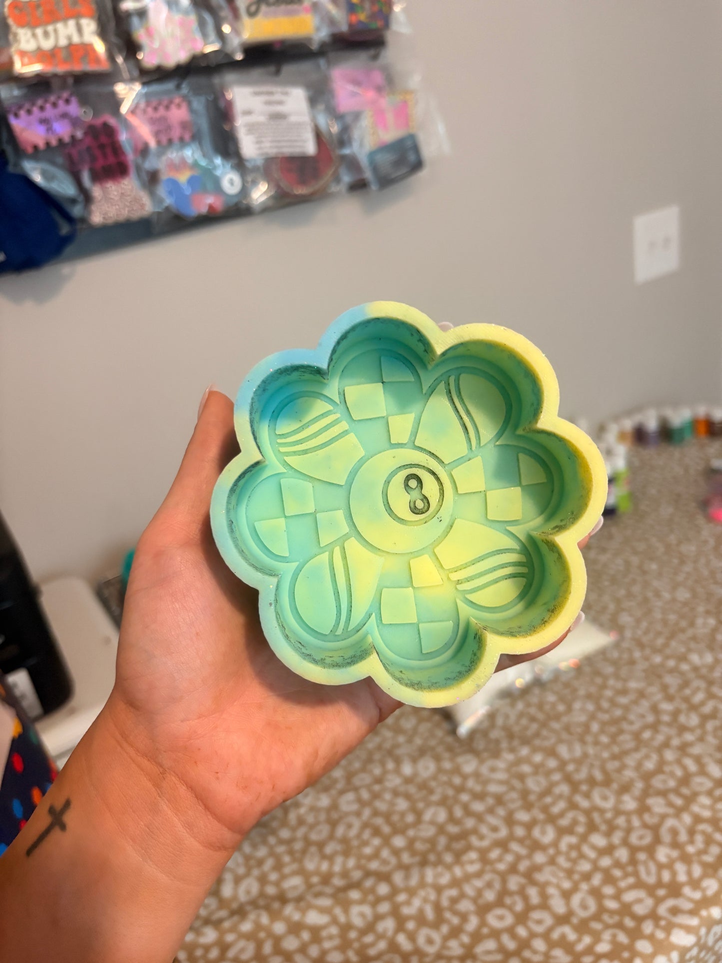 8 Ball Flower Mold